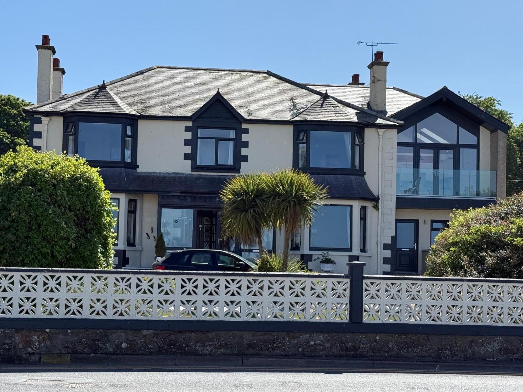 "Room Only" At Wetherby Nairn Ngoại thất bức ảnh
